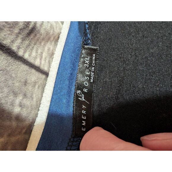 Emery Rose stretchy t-shirt size 3x - Picture 3 of 3